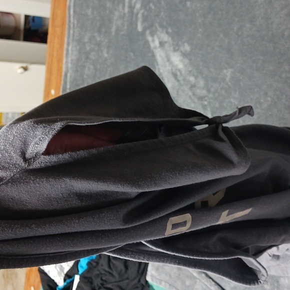 🏷3/$15 Shirt - Picture 2 of 2